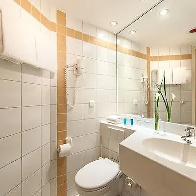 Essential By Dorint Koeln-junkersdorf Hotel