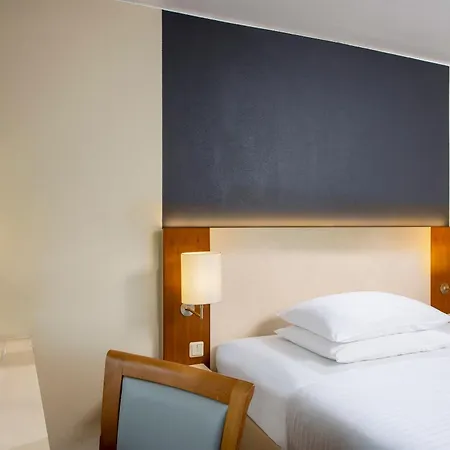 Hotel Essential By Dorint Koeln-junkersdorf 3*